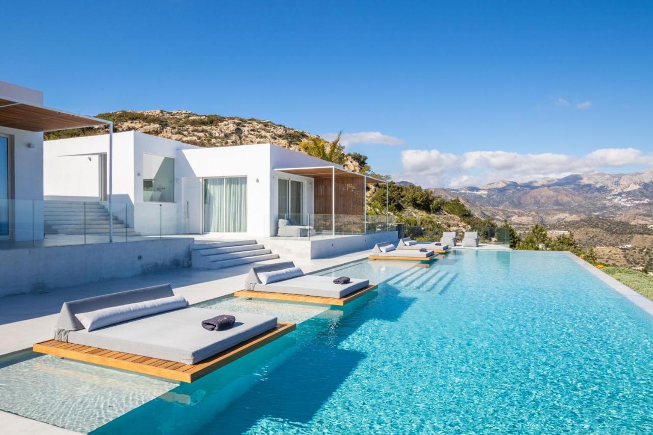 Istia Luxury *